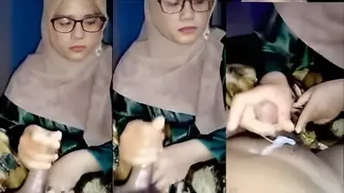 Bokep Jilbab Bu Guru Colicin Murid Sampai Crot Hot poster