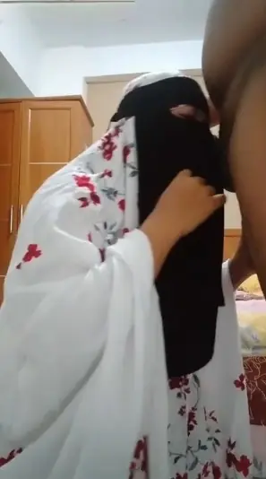 Cewek Berjilbab Binal Ngentot Liar 2026 backdrop