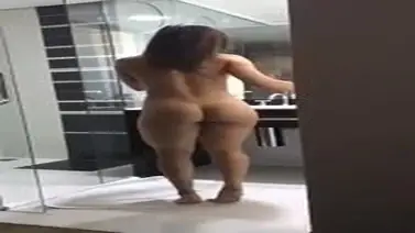Dokumentasi Gadis Cantik Live Bersantai Kasur poster