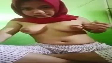 Dokumentasi Ukhti Hijab Red Cantik Live Kasur poster