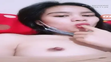 Sicantik Mainin Memek Luber Basah Ngerintih Asyik Di Kamar poster