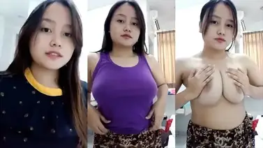 Youtuber Darla Lepas Baju Viral Crot poster